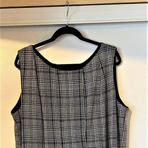 Size 24 Roz & Ali  Sleeveless Gray Plaid Dress with Black Lace